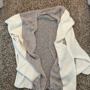 Extremely soft shawl with 2 arm spots